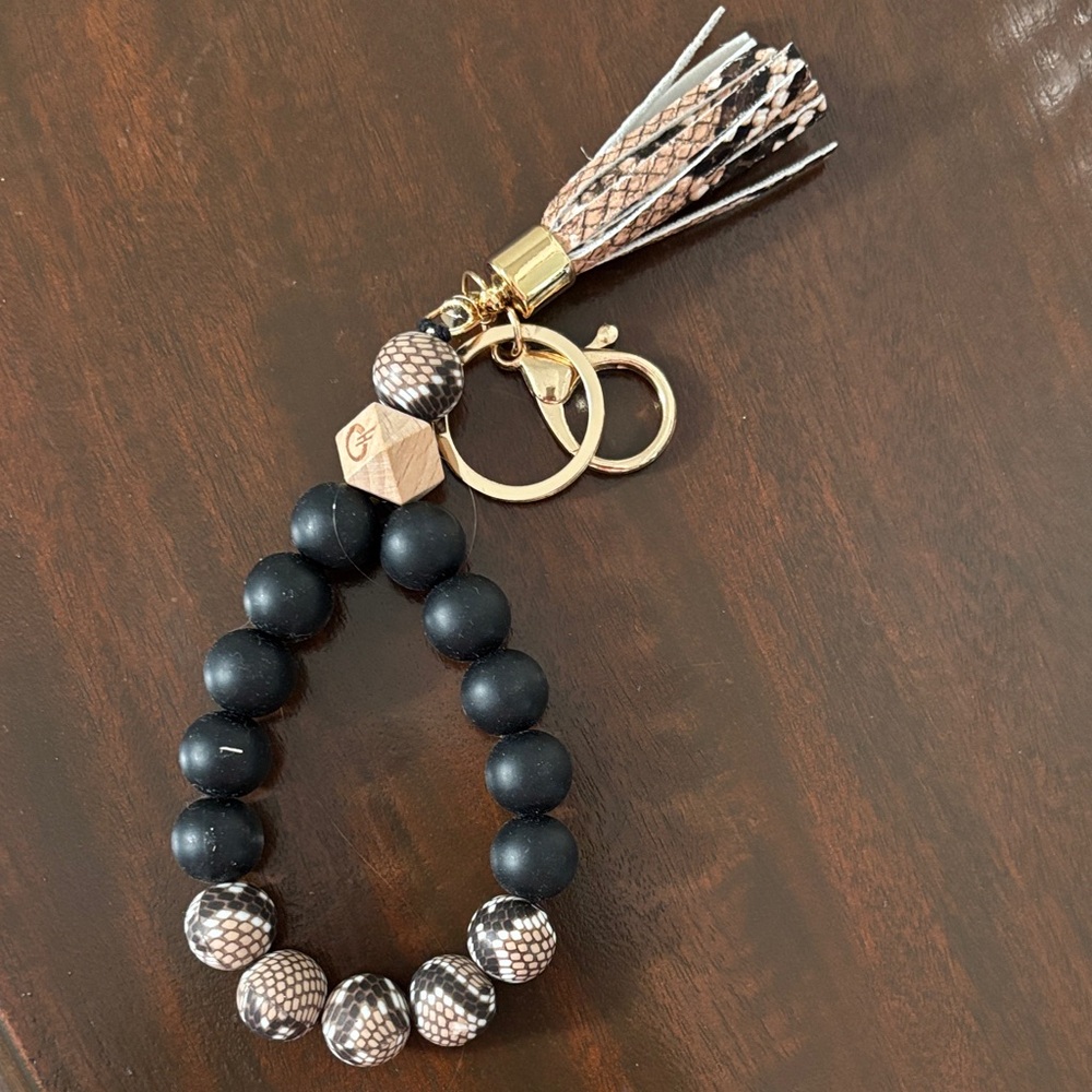 Elegant Black and Tan Snakeskin Beaded Bracelet Keychain
